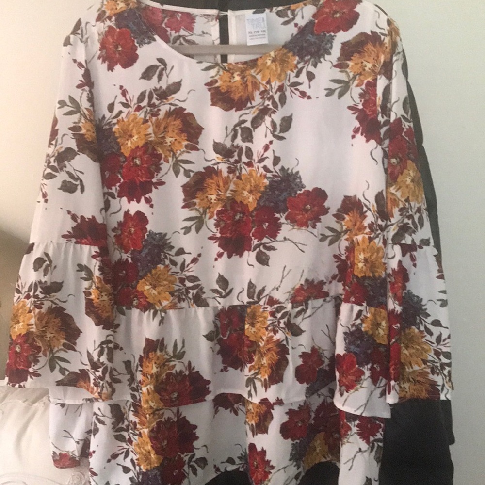 Floral print blouse worn once